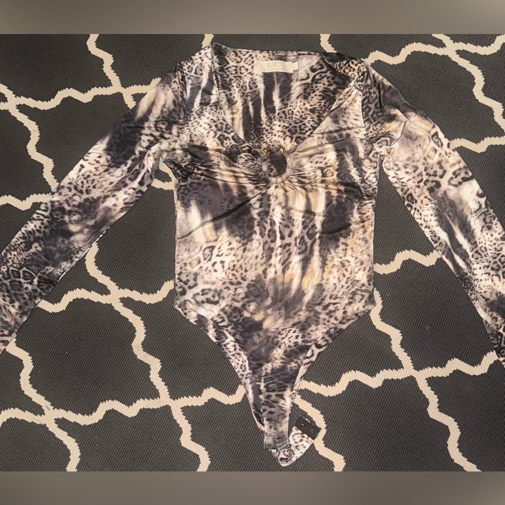 Lizette collection Animal Print Long Sleeve Bodysuit